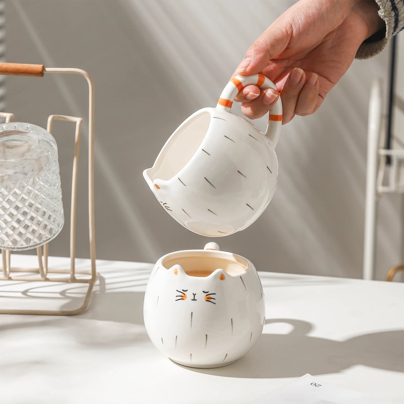☕ Caneca de Cerâmica Gato Fofo: O Formato Mais Adorável para o Seu Chá da Tarde!