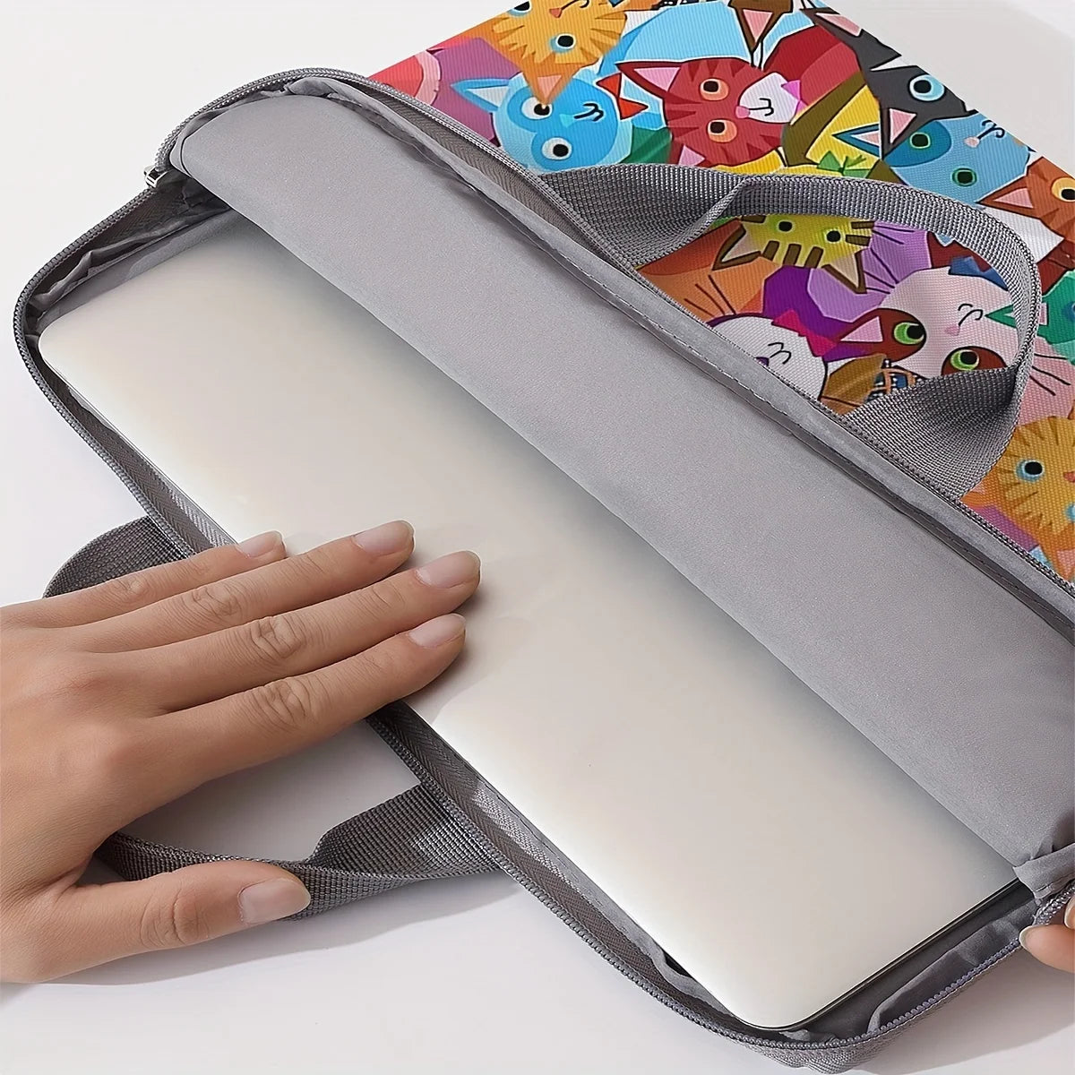 💻 Bolsa para Notebook 14": Estampa Gato Cartoon Colorida – Dois Estilos de Pura Fofura!