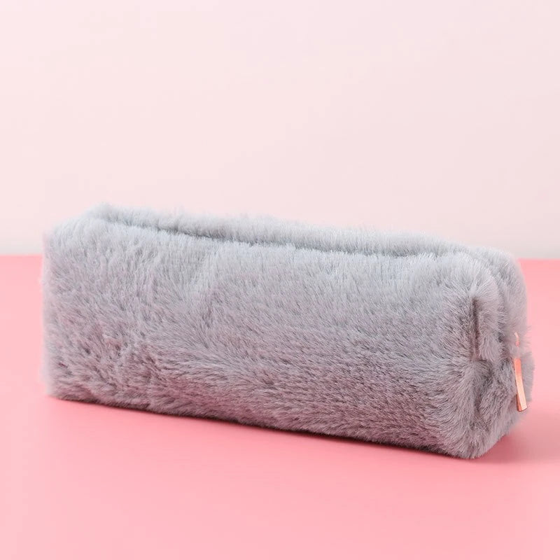 💖 Estojo de Pelúcia Kawaii Grande Capacidade: Bolsa Fofa para Lápis e Material Escolar!