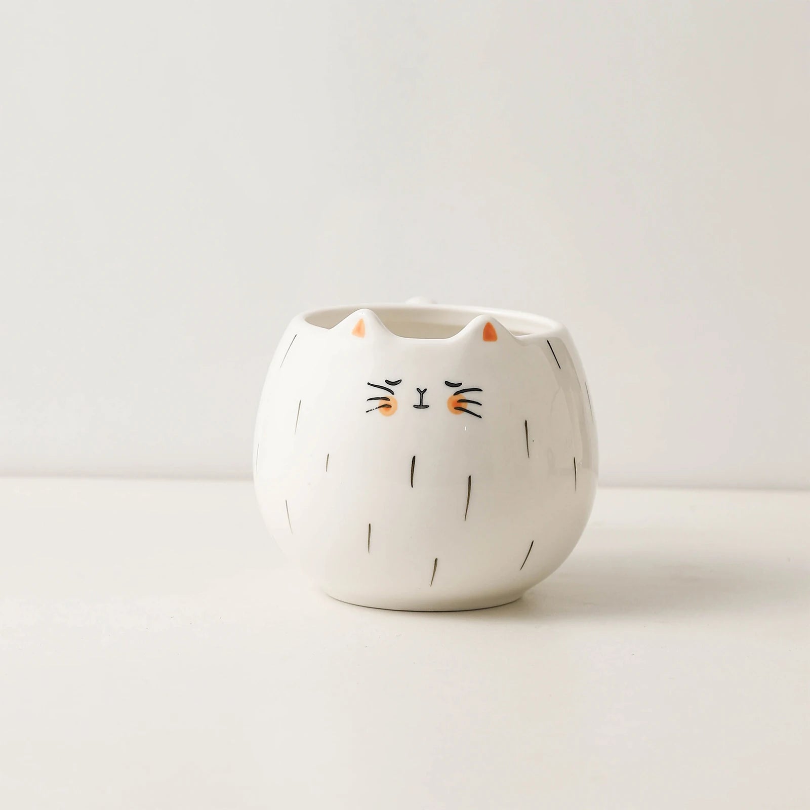☕ Caneca de Cerâmica Gato Fofo: O Formato Mais Adorável para o Seu Chá da Tarde!