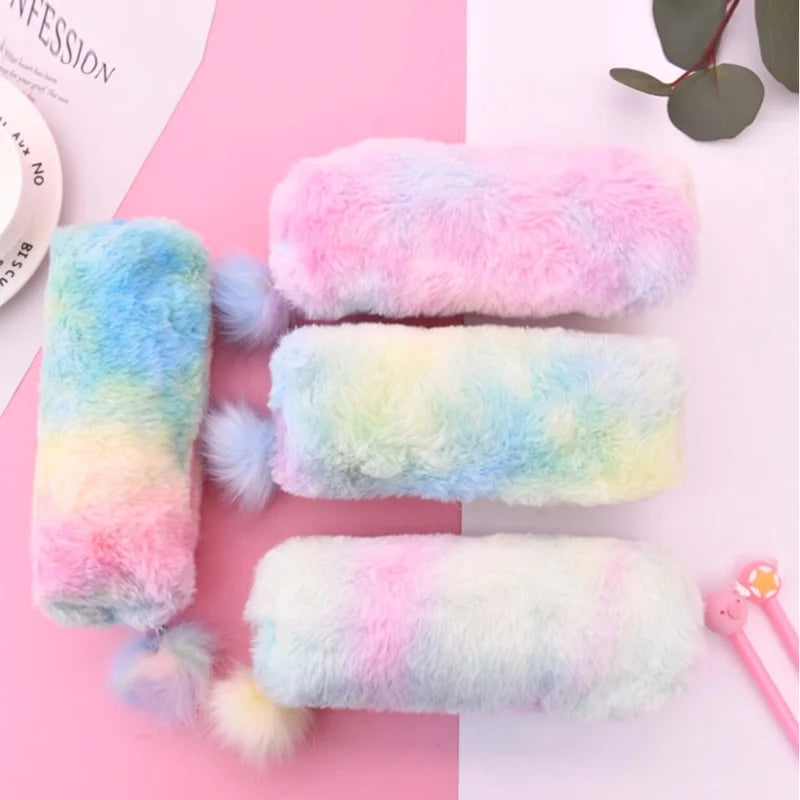 💖 Estojo de Pelúcia Kawaii Grande Capacidade: Bolsa Fofa para Lápis e Material Escolar!