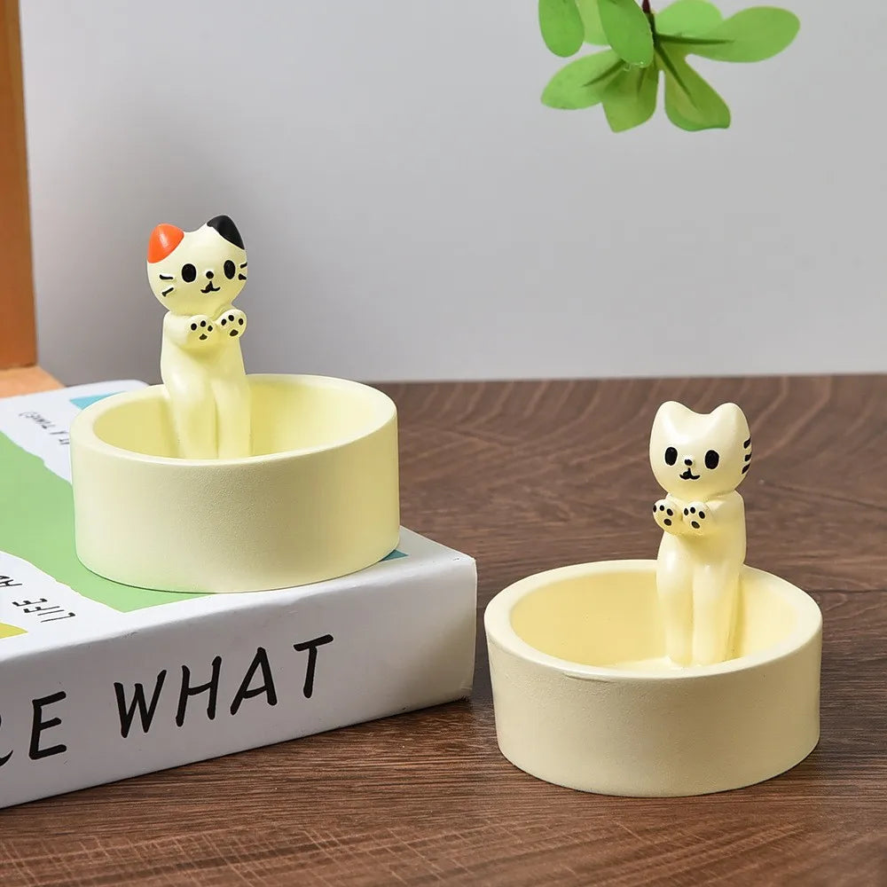 🕯️ Porta-Velas Gato Cartoon: Castiçal Fofo para Tea Lights – Charme na Mesa do Escritório e Casa!