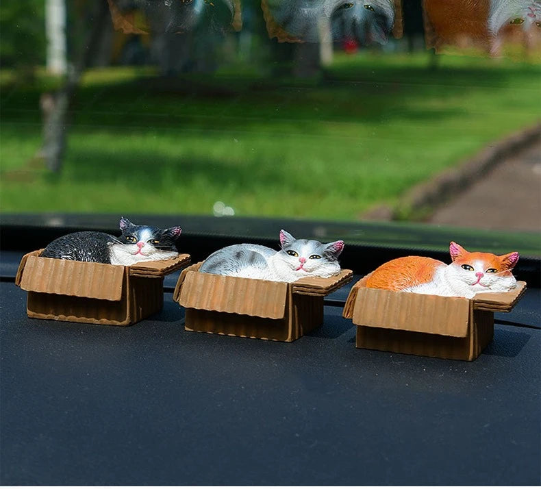 📦 Miniatura Decorativa Realista: Gatinho Aconchegante na Caixa – Toque de Carinho em Resina!