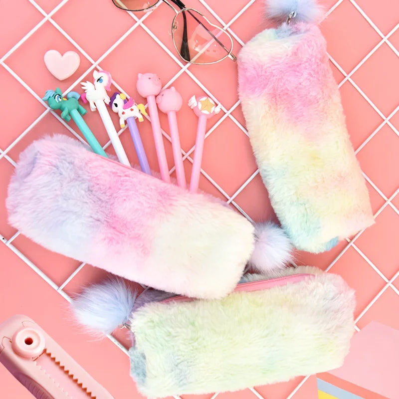 💖 Estojo de Pelúcia Kawaii Grande Capacidade: Bolsa Fofa para Lápis e Material Escolar!