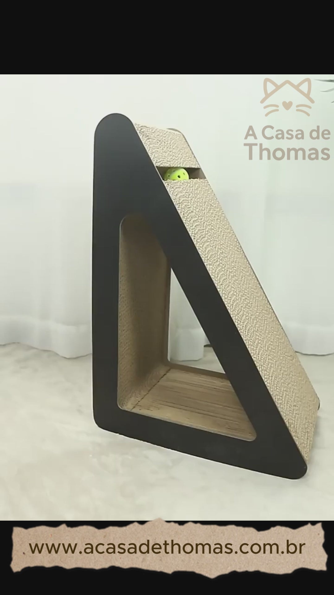 📐 Triângulo Arranhador 2 em 1: Diversão com Bolinhas e Satisfação Total para as Garras!